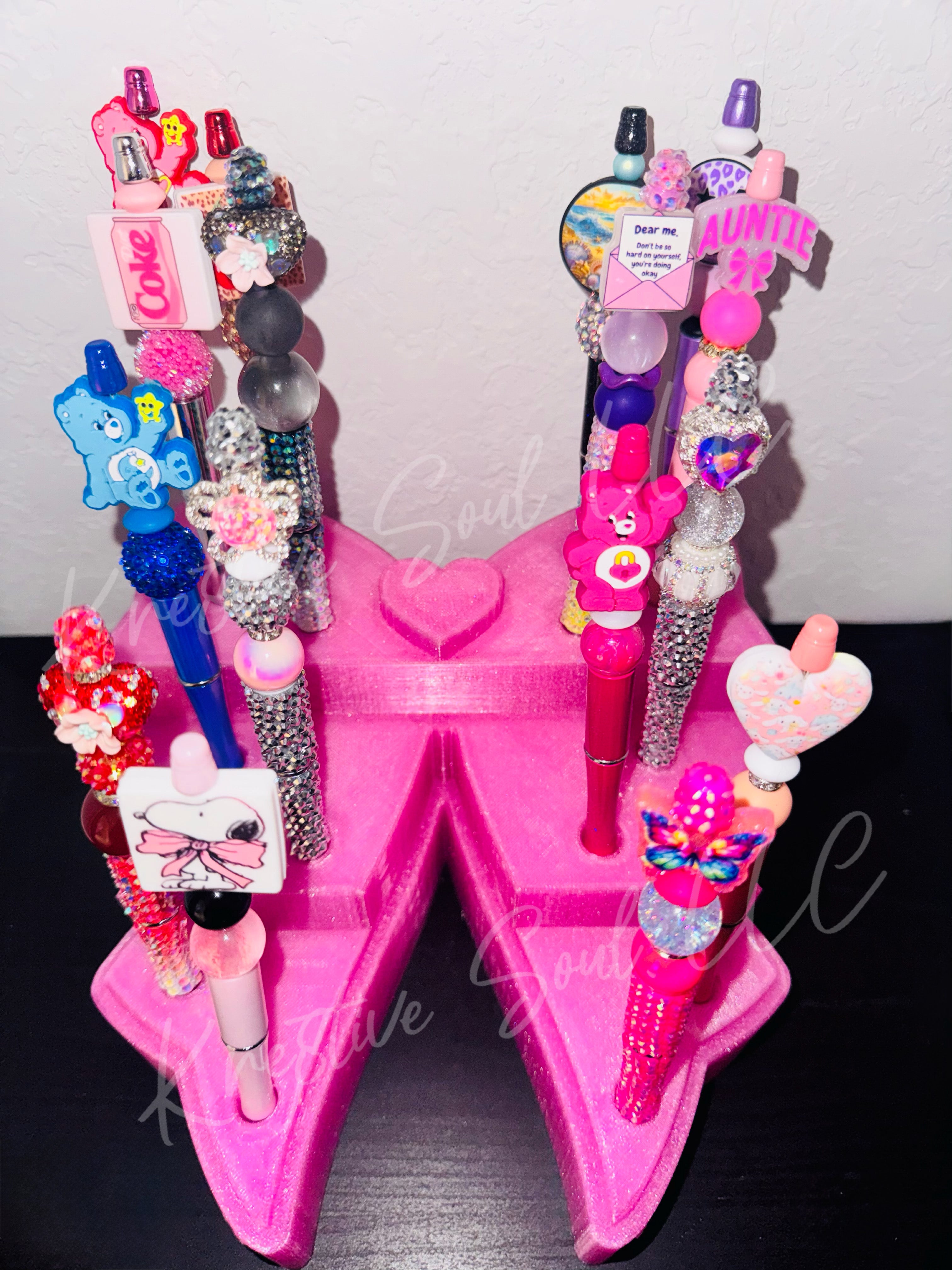 Bow pen Holder - product by Kre8tive Soul